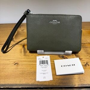 NWT Coach Corner Zip Wristlet Pebble Leather "Surplus" Army Green/Olive 58032
